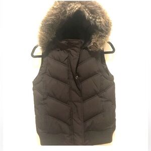 Gap Puffer Vest Jacket With faux fur Detachable Hood
